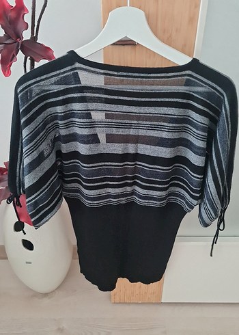 Düğmeli V Yaka Kısa Çizgili Kadın Hırka - Görsel 3