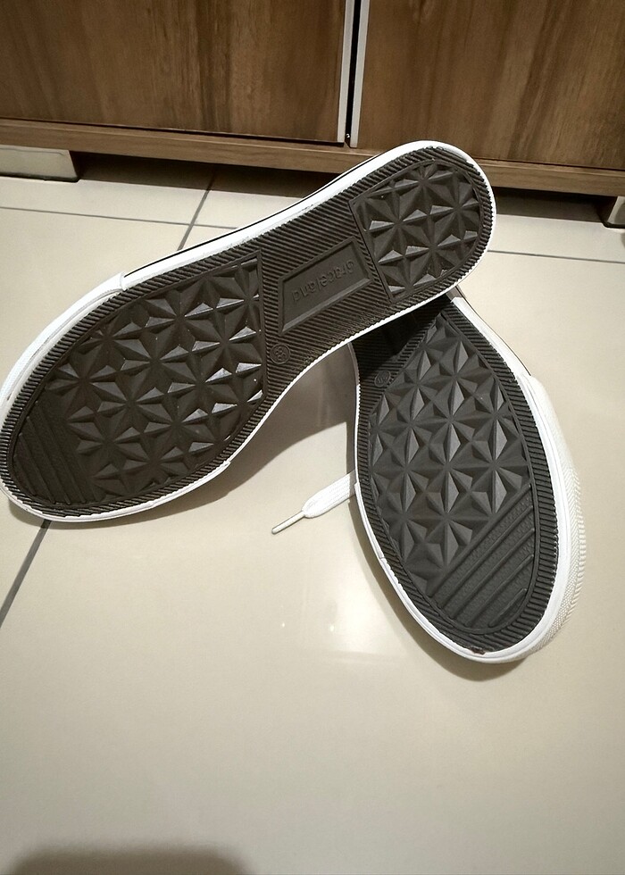 Bez spor ayakkabı - Görsel 2