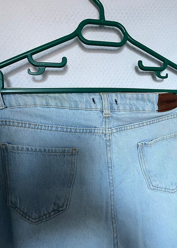 Kadın Mavi Yırtık Bol Kesim Jean - Görsel 3