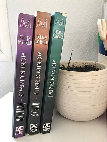 Mo'nun Gizemi Serisi (3 kitap)