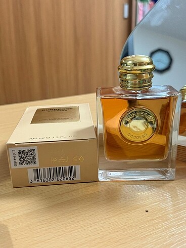 Beden Burberry Goddess Intense