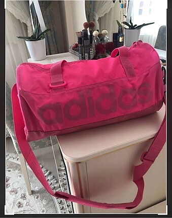 Adidas çanta