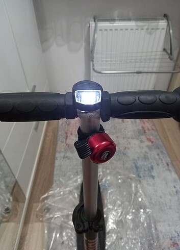 Voit ışıkli tekerlekli scooter 