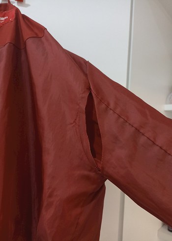 Kırmızı trençkot - Görsel 6