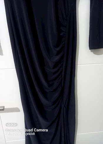 Uzun Siyah Drapeli Yüksek Yakalı Elbise - Görsel 3