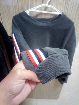 sweatshirt