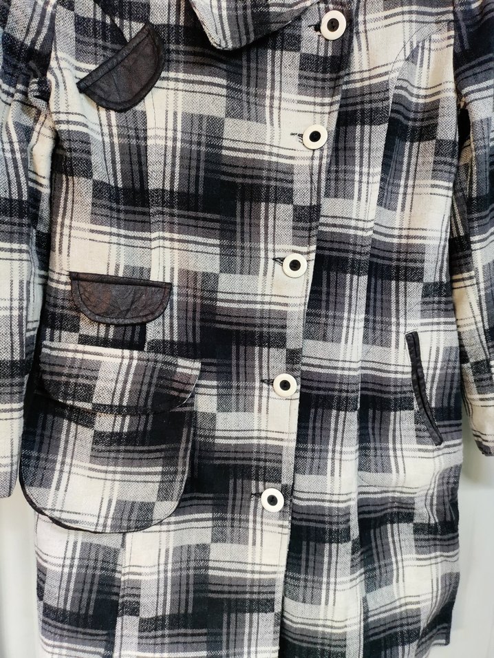 Düğmeli Gri Kareli Midi Kadın Kaban - Görsel 2