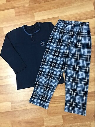 Erkek çocuk pijama takımı