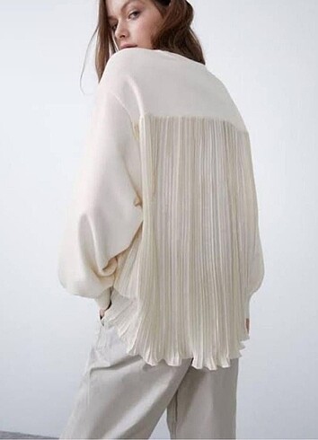 Zara Sweatshirt