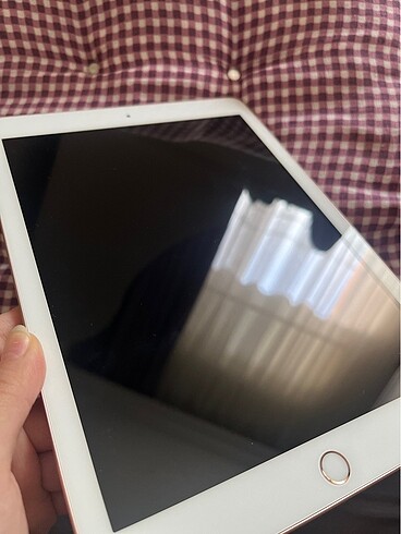 Apple İpad 6.Nesil 32 gb Rose Gold