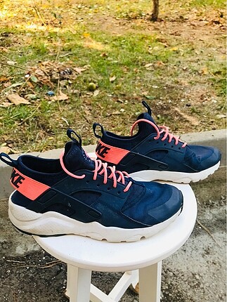 Spor ayakkabı