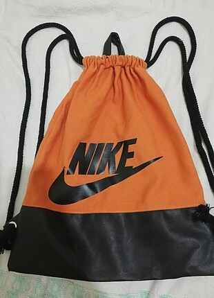 Nike büzgülü ipli sırt çantası 