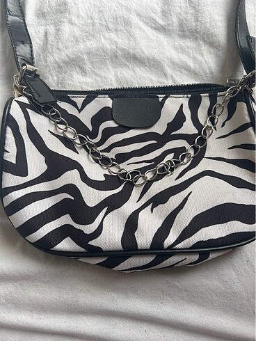 Diğer Siyah beyaz zebra desenli kol çantası