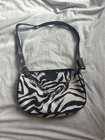 Siyah beyaz zebra desenli kol çantası