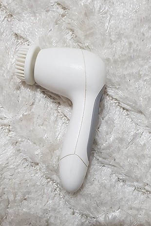 Braun Yuz Temizleme Fircasi Braun Sac Sekillendirici 66 Indirimli Gardrops