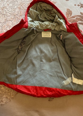 Düğmeli Kapüşonlu Erkek Çocuk Kırmızı Mont - Görsel 2