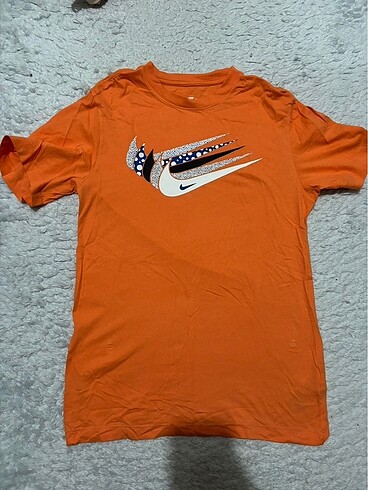 Nike Swoosh Tişört