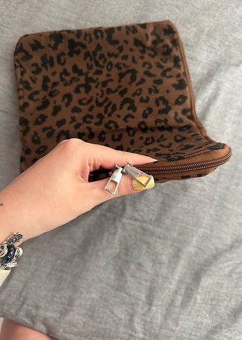 Diğer Leopar Desenli Fermuarlı Kadın Laptop Çantası