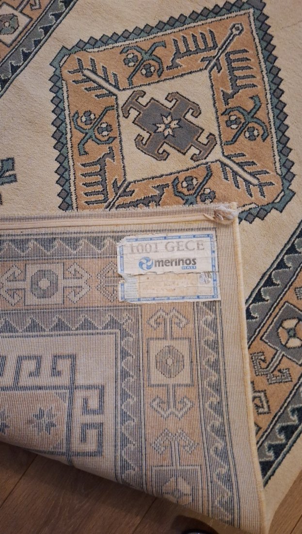 Bej İşlemeli Klasik Halı - Görsel 3