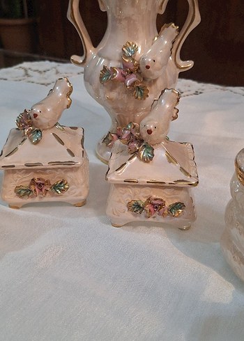 Bej Renkli Çiçek Detaylı Vazo - Görsel 9