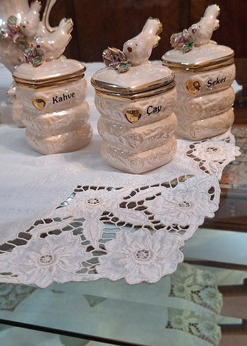 Bej Renkli Çiçek Detaylı Vazo - Görsel 12