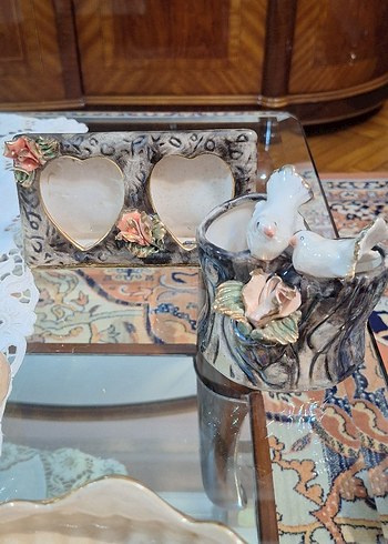 Bej Renkli Çiçek Detaylı Vazo - Görsel 11