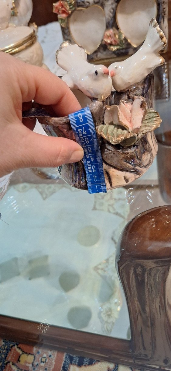 Bej Renkli Çiçek Detaylı Vazo - Görsel 3