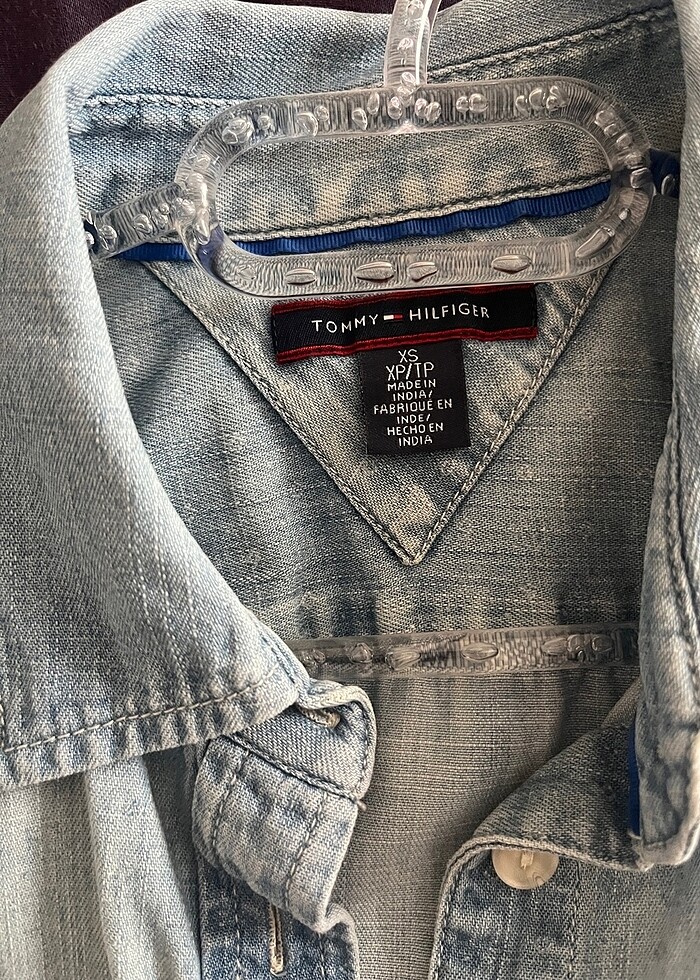 Tommy Hilfiger yıkanmış efektli jean gömlek - Görsel 2