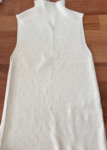 Beyaz Yüksek Yakalı Örme Kadın Süveter