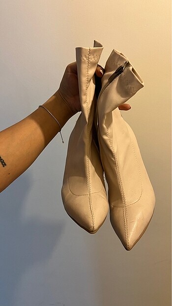 Zara Topuklu bot