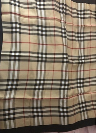 Burberry esarp Orjinal