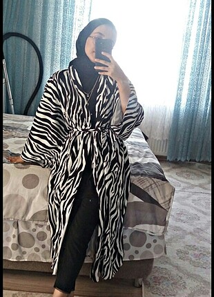 Zebra desenli kimono 