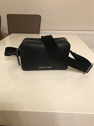 Calvin klein askılı çanta