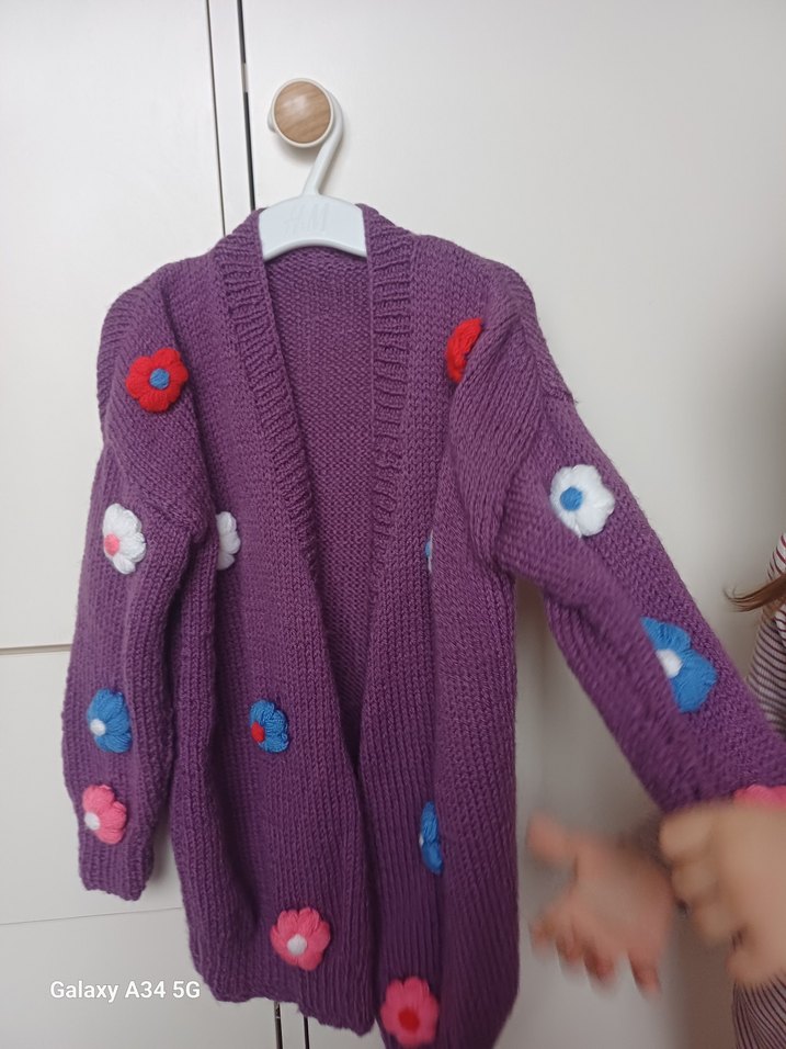 Renkli Nakışlı Mor Örgü Kız Hırka - Görsel 3