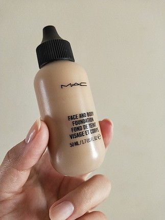 Rezerve -Eyeliner ve Mac face and body fondoten 50 ml C3 C32 ren