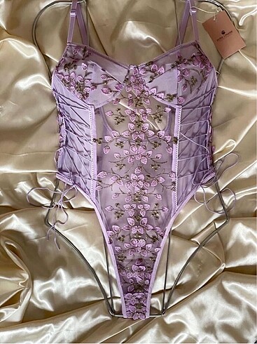 Çiçekli bodysuit