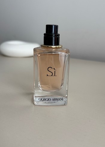 Giorgio Armani Si Kadın Parfümü 30 ml