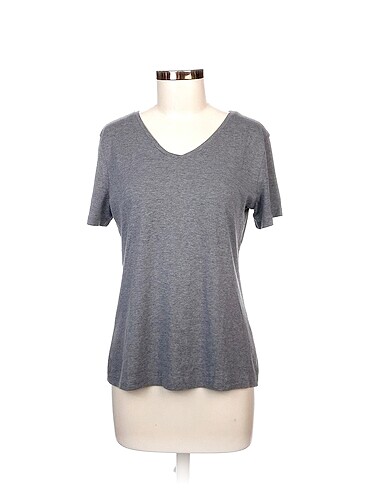 Defacto T-shirt %70 İndirimli.