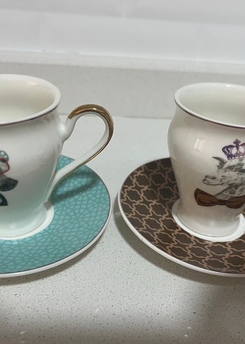 Pastel Desenli Beyaz Porselen Fincan Takımı
