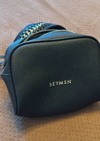 Beymen Siyah Deri Yılan Desenli Fermuarlı Çanta