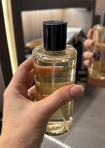 Victoria s Secret Kadın Parfümü 250 ml Siyah Kapaklı