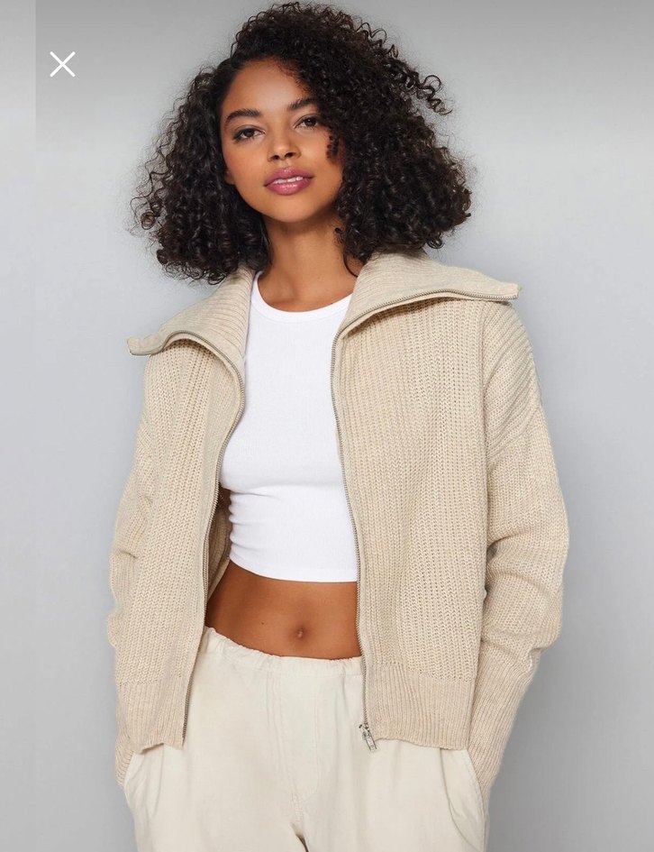 Bej Yüksek Yakalı Örgü Kadın Kazak - Görsel 2