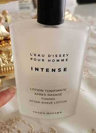 ISSEY MİYAKE marka orijinal after shave losyon. Şişenin 3te biri
