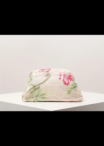 Pastel Çiçek Desenli Beyaz Clutch Çanta