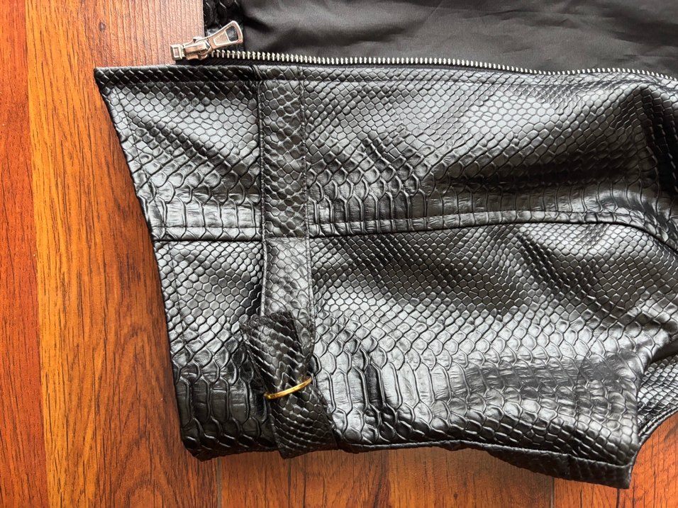 Yılan Desenli Siyah Deri Kemerli Biker Yelek - Görsel 5