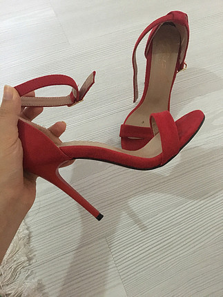 36 Beden kırmızı Renk Çok zarif ve şık kırmızı topuklu ayakkabı