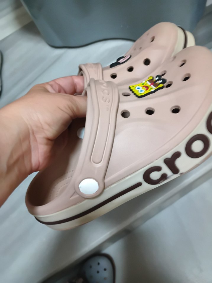 Bej Düğmeli Kız Terlikleri Mickey ve Sünger Bob Desenli - Görsel 2