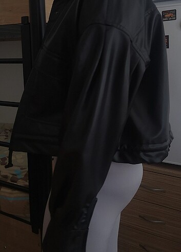 Diğer Balon kol oversize crop deri ceket.