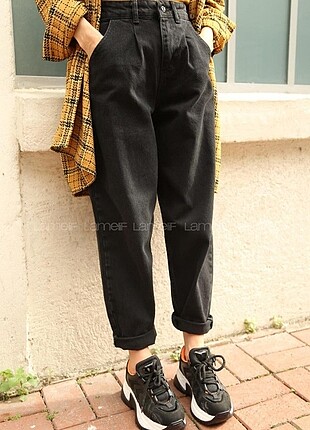 Siyah mom jean