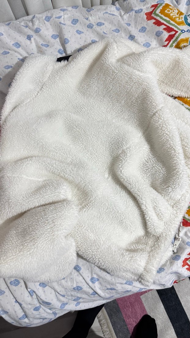 Nakışlı Beyaz Kapüşonlu Kadın Ceket - Görsel 2